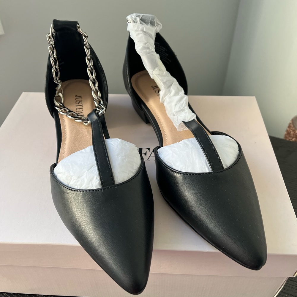 Chain strap Flats